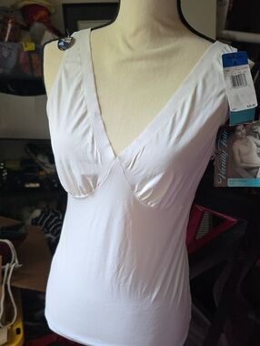 Vanity Fair White V-Neck Seamless Camisole